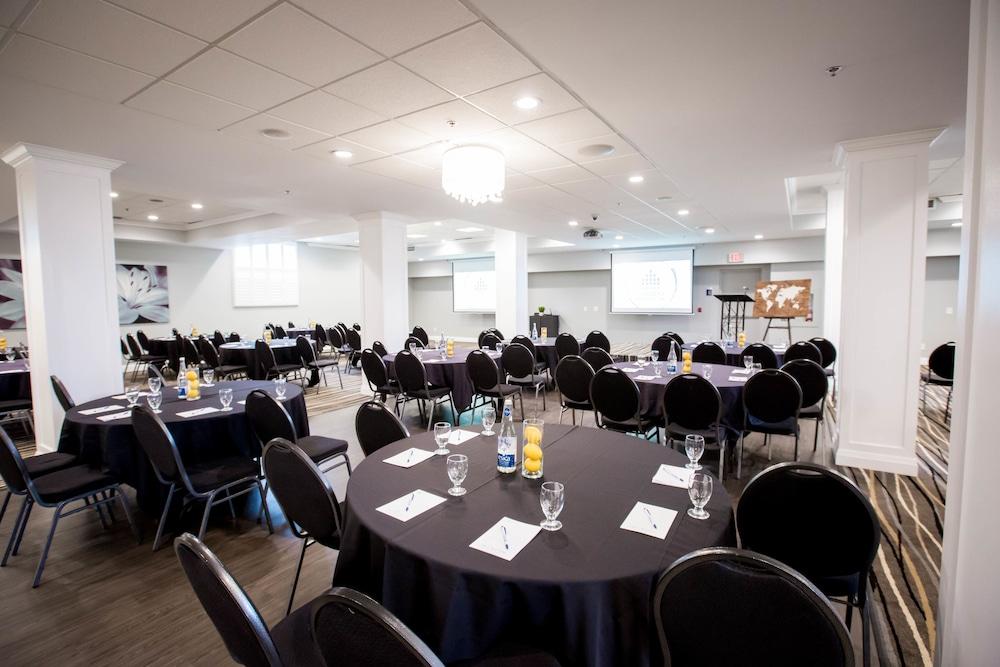 Cambridge Hotel And Conference Centre Extérieur photo