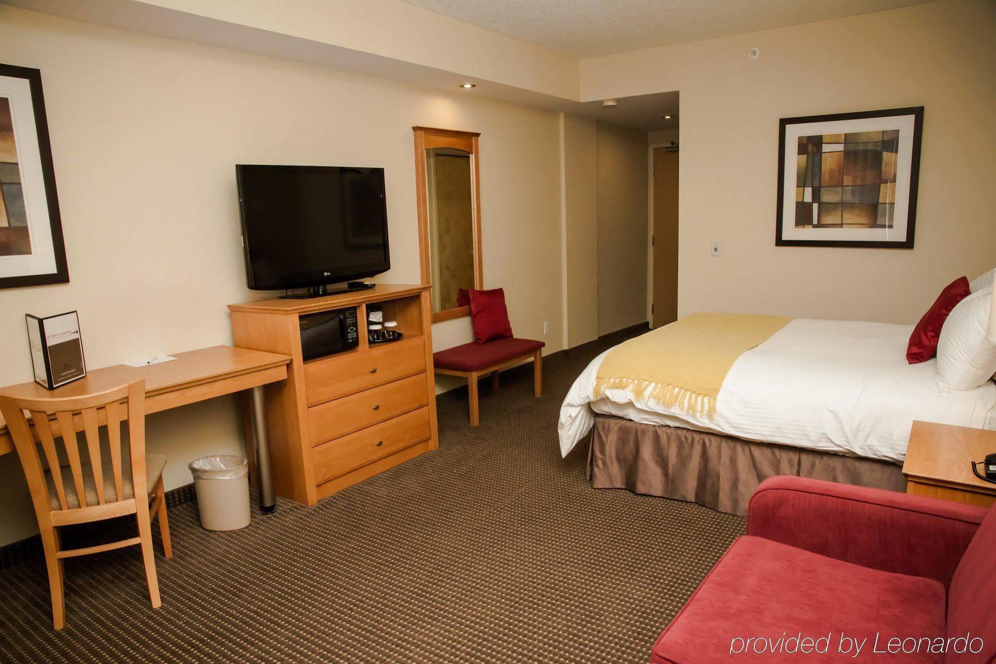 Cambridge Hotel And Conference Centre Extérieur photo
