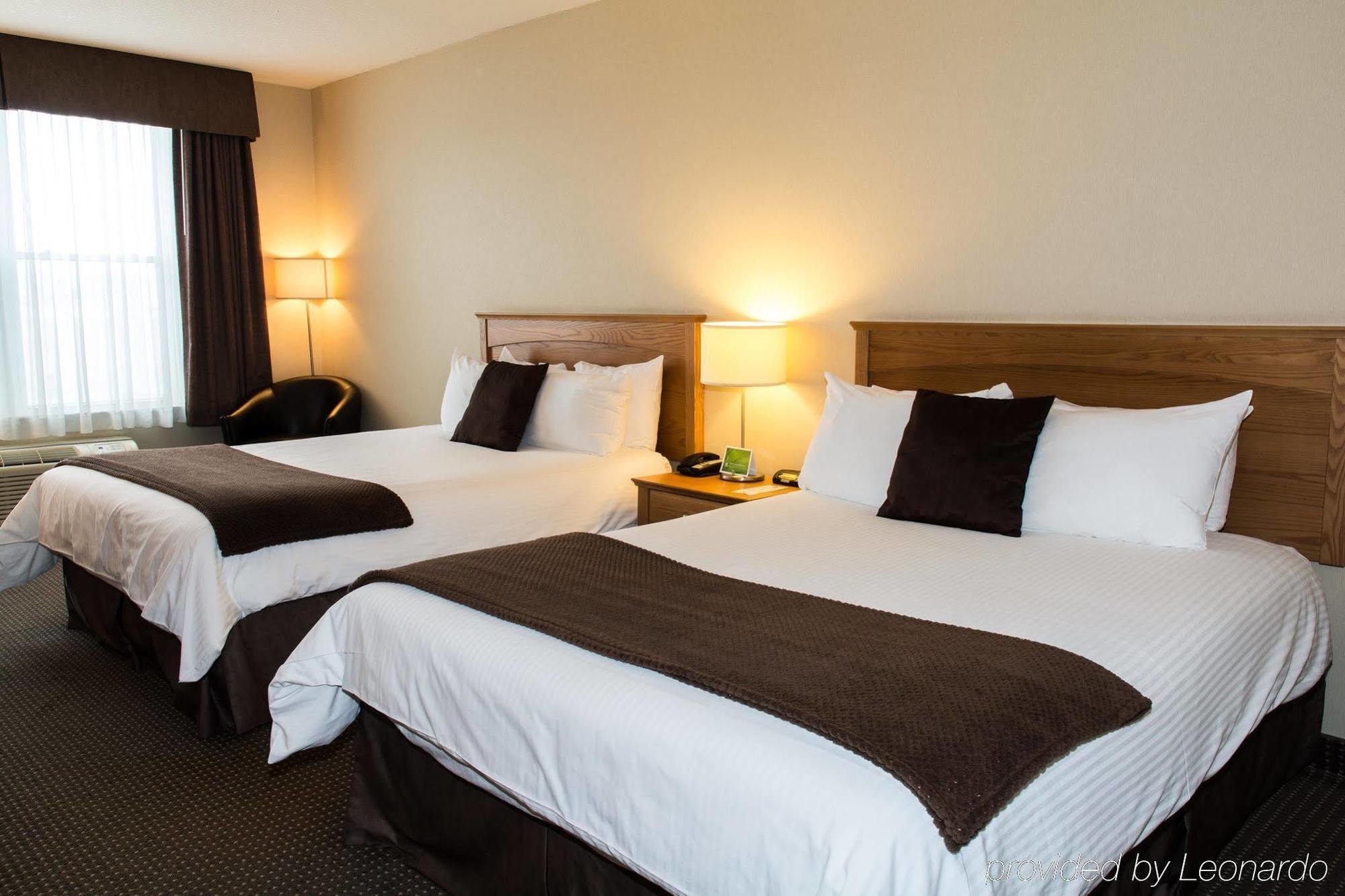 Cambridge Hotel And Conference Centre Extérieur photo
