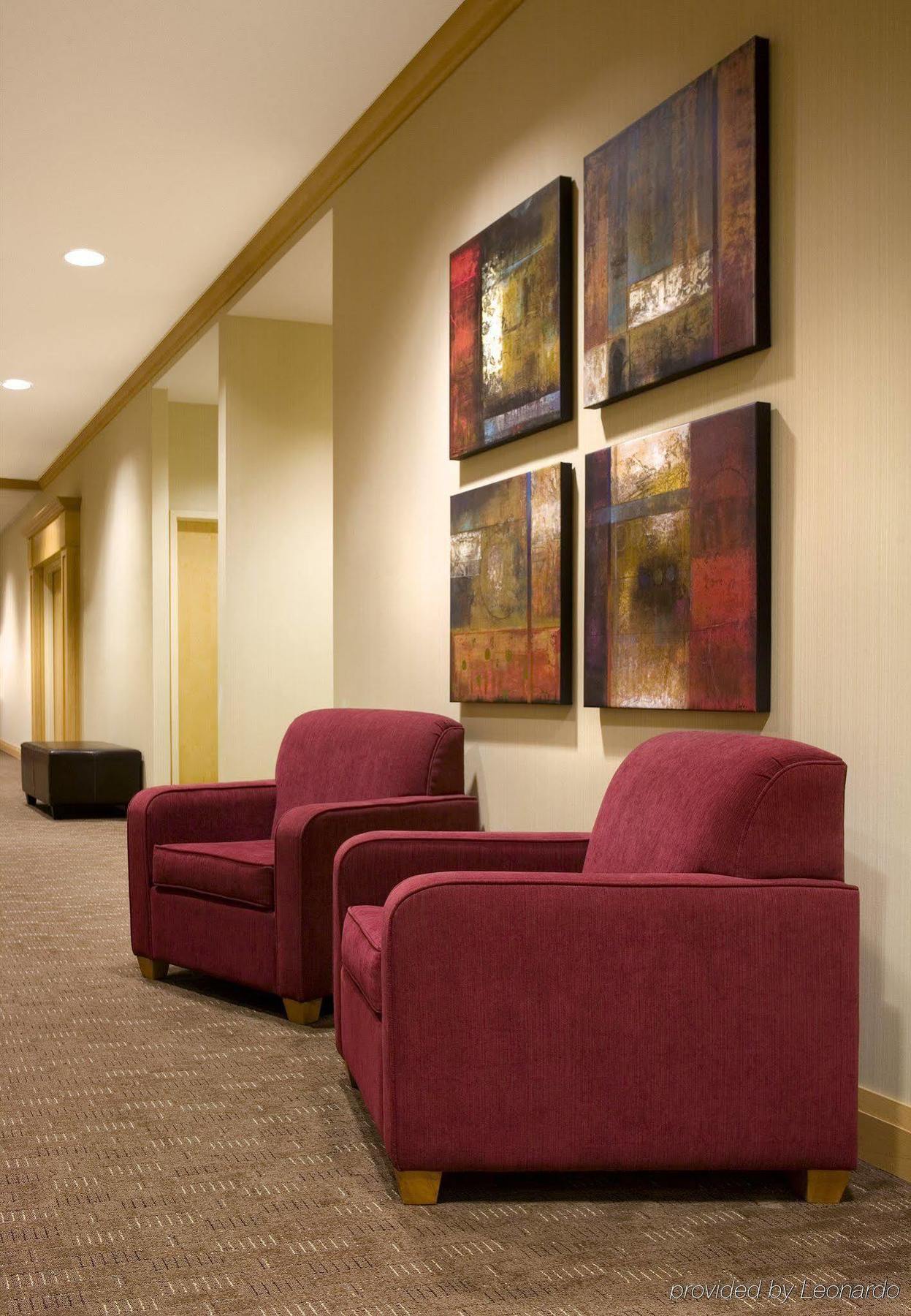 Cambridge Hotel And Conference Centre Extérieur photo
