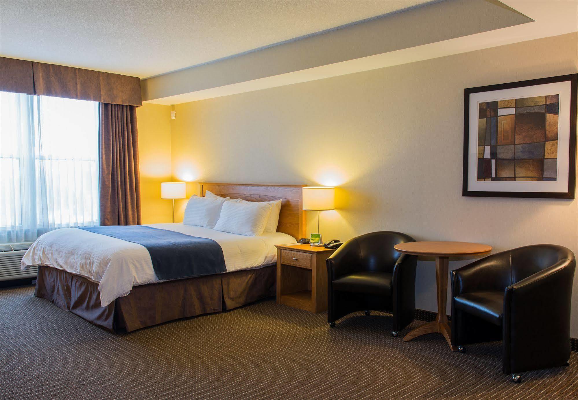 Cambridge Hotel And Conference Centre Extérieur photo