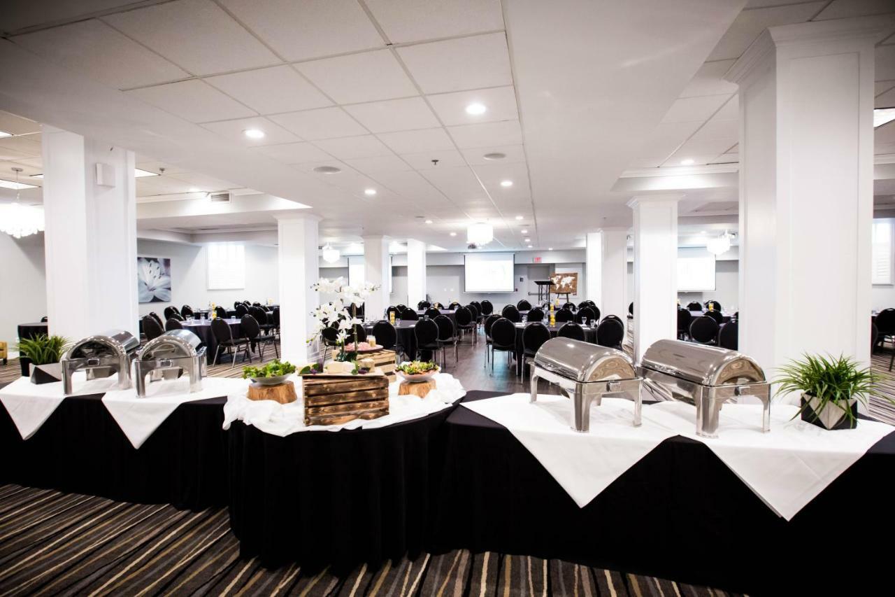 Cambridge Hotel And Conference Centre Extérieur photo