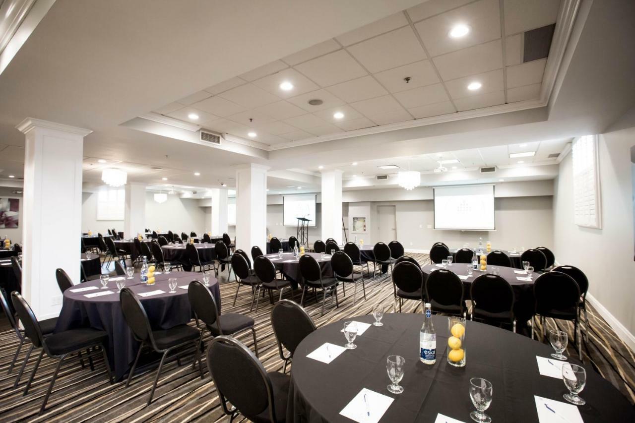 Cambridge Hotel And Conference Centre Extérieur photo
